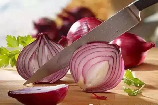 切洋蔥為什么會流淚,洋蔥怎么切不辣眼睛