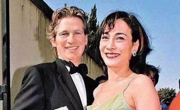 賭王大房為什么這么慘,賭王何鴻燊大房為何沒有分到家產