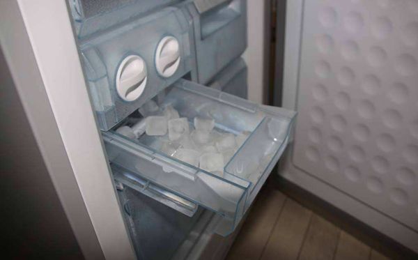 為什么冰箱從左往右開門而微波爐是從右往左開門?