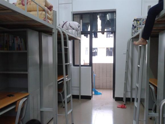 廣東技術師范大學宿舍條件怎么樣,有空調和獨立衛生間嗎？（附宿舍圖片）